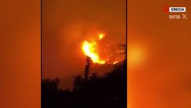VIDEO Incendii extinse în Grecia! Localnicii trăiesc un adevărat coșmar